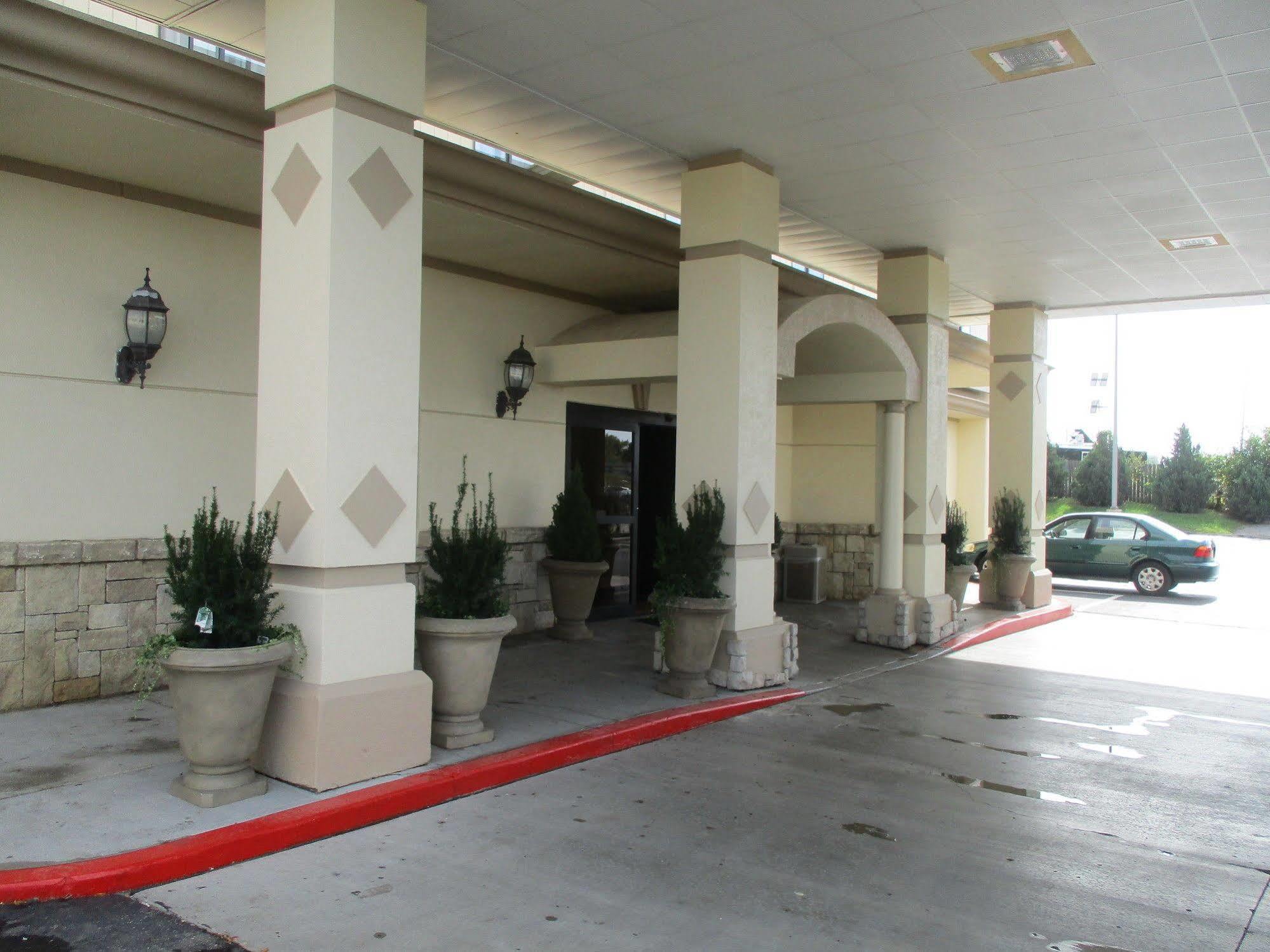 Best Host Inn Plaza Kansas City Bagian luar foto