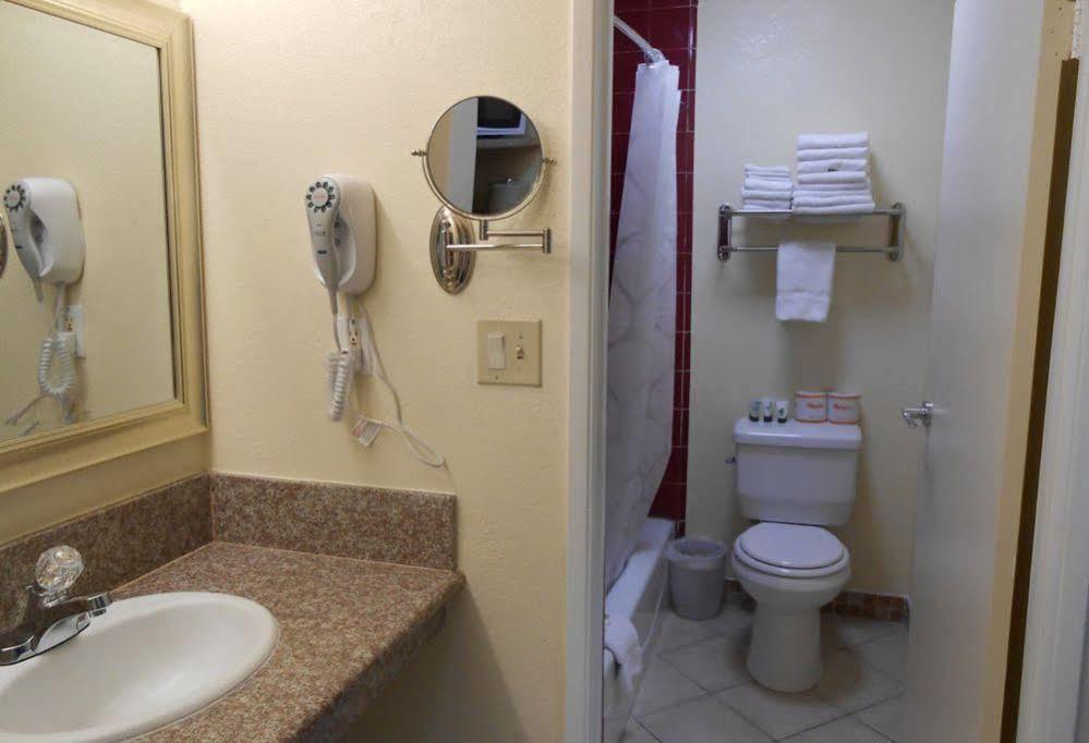 Best Host Inn Plaza Kansas City Bagian luar foto